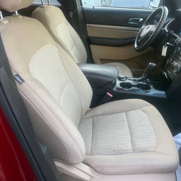 2016 Ford Explorer Base - Photo 7