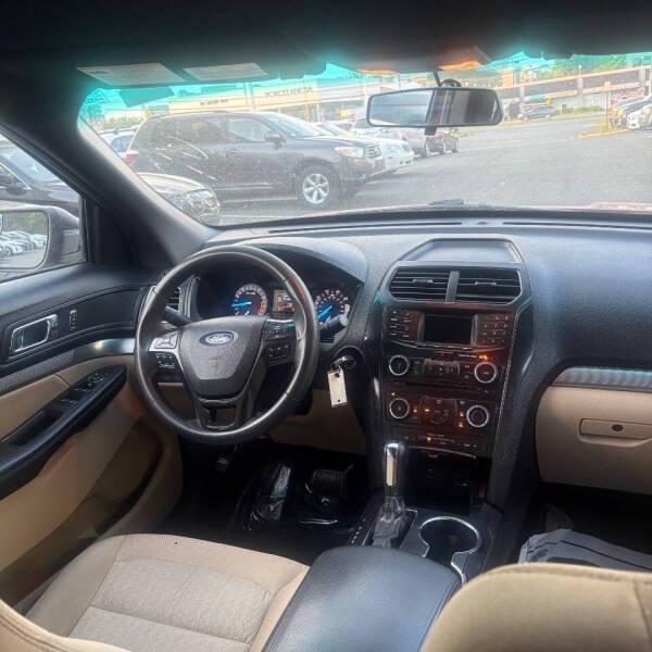 2016 Ford Explorer Base - Photo 6